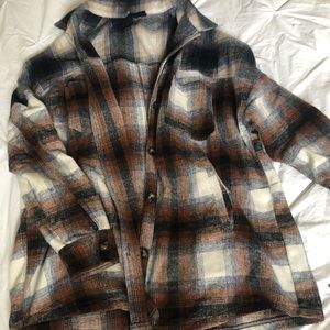 Beautiful long plaid shacket !